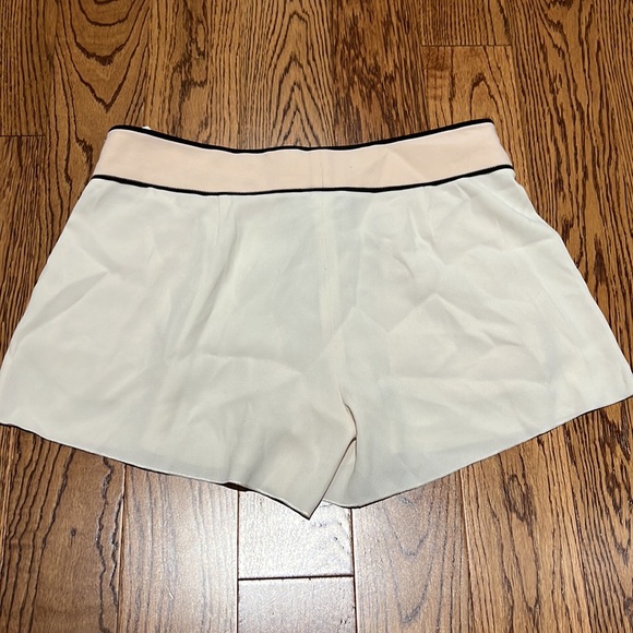 T babaton Lockwood shorts - Picture 6 of 6